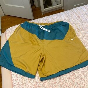 Nike shorts xl